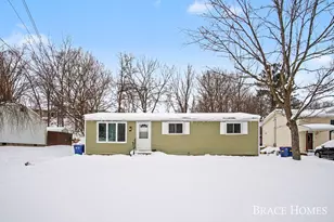 1935 Ball Ave NE, Grand Rapids, MI 49505 - Photo 1