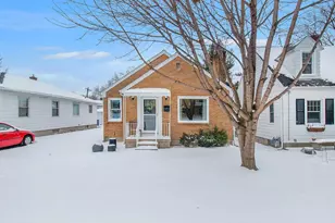 902 Sibley St NW, Grand Rapids, MI 49504 - Photo 1
