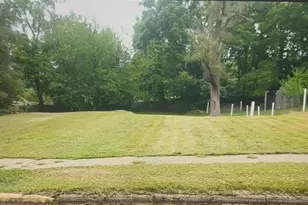 910 W Grove St, Greenville, MI 48838 - Photo 1