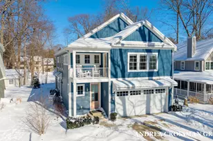27 3rd St, South Haven, MI 49090 - Photo 1