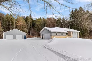 4185 24th St, Dorr, MI 49323 - Photo 1