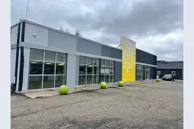 1045 W Columbia Avenue, Battle Creek, MI 49015 - Photo 1