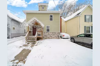 209 N Pleasant Street, Jackson, MI 49202 - Photo 1