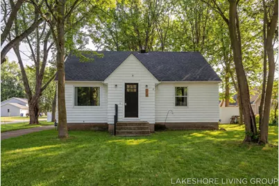 112 E 40th Street, Holland, MI 49423 - Photo 1