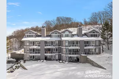 810 S Harbor Drive #16, Grand Haven, MI 49417 - Photo 1