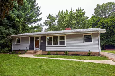 167 E Delaware Avenue, Benton Harbor, MI 49022 - Photo 1