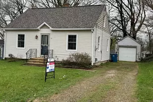 309 E Oak Grove Ave, Parchment, MI 49004 - Photo 1