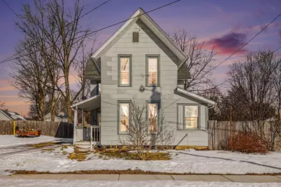 427 E Division Street, Vicksburg, MI 49097 - Photo 1