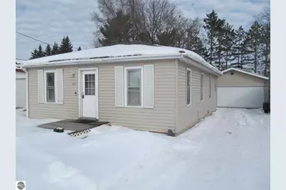 536 Aldrich Street, Cadillac, MI 49601 - Photo 1