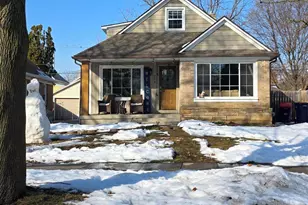 949 Lake Michigan Dr NW, Grand Rapids, MI 49504 - Photo 1