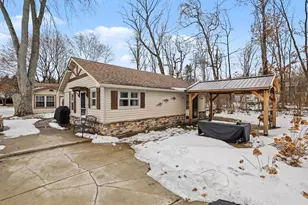 50389 E Lake Shore Dr, Dowagiac, MI 49047 - Photo 1