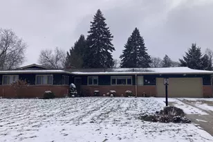 51 Lakeside Dr, Battle Creek, MI 49015 - Photo 1