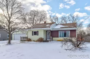 746 Riley St, Holland, MI 49424 - Photo 1