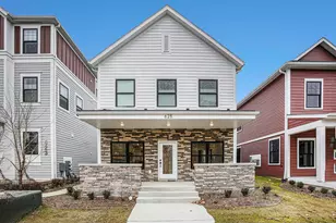 625 Fairview Ave NE, Grand Rapids, MI 49503 - Photo 1