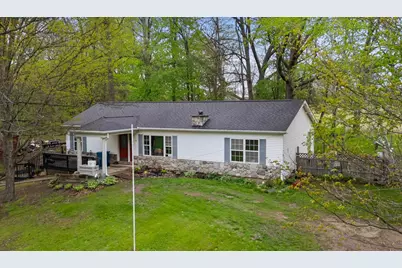 519 Crest Lane, Jonesville, MI 49250 - Photo 1