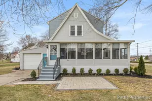 1303 Griswold St SE, Grand Rapids, MI 49507 - Photo 1