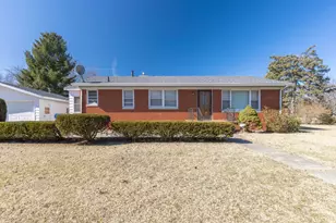 1712 W Ogden Circle, Benton Harbor, MI 49022 - Photo 1