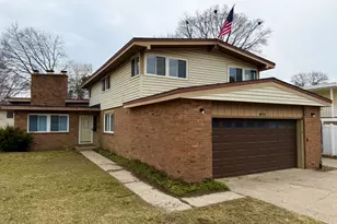 910 Elizabeth Ct, Mount Pleasant, MI 48858 - Photo 1