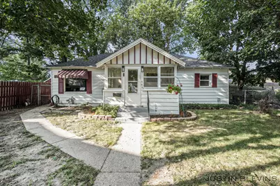 483 Kenwood Street NE, Grand Rapids, MI 49505 - Photo 1