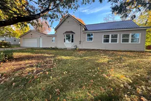 412 N Darling Ave, Fremont, MI 49412 - Photo 1