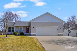 812 N Valley Ave, Fremont, MI 49412 - Photo 1