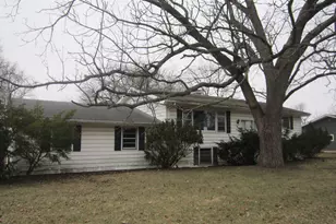 804 Canterbury Dr, Sturgis, MI 49091 - Photo 1