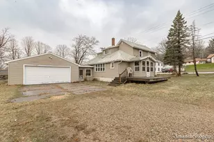 926 E Main Street SE, Lowell, MI 49331 - Photo 1