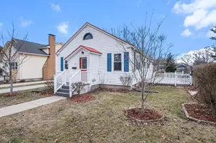 814 N Rath Ave, Ludington, MI 49431 - Photo 1