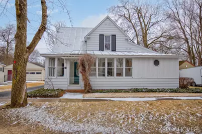 609 W Maple Street, Wayland, MI 49348 - Photo 1
