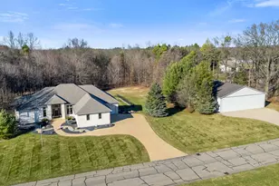 10292 Skyview Dr, Kalamazoo, MI 49009 - Photo 1