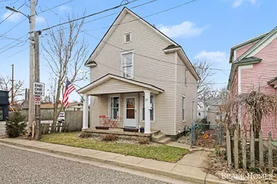 17 Vandine Place NE, Grand Rapids, MI 49503 - Photo 1