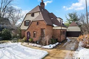 1139 Cadillac Dr SE, Grand Rapids, MI 49506 - Photo 1
