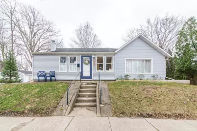 553 W Middle Street, Chelsea, MI 48118 - Photo 1