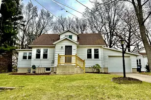 2846 Oak St, Stevensville, MI 49127 - Photo 1