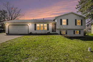 58446 Greenfield Ct, Three Rivers, MI 49093 - Photo 1