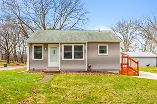 522 Lake Blvd, Paw Paw, MI 49079 - Photo 1