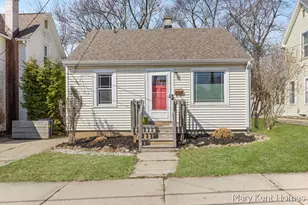 1319 Ashland Ave NE, Grand Rapids, MI 49505 - Photo 1