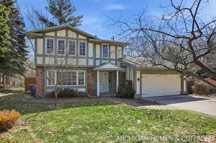 136 Crescent Dr, Grand Haven, MI 49417 - Photo 1