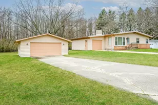 6731 Bayview Dr, Coloma, MI 49038 - Photo 1