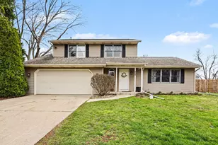802 Sugar Maple St, Vicksburg, MI 49097 - Photo 1