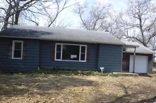 206 Clark St, Decatur, MI 49045 - Photo 1