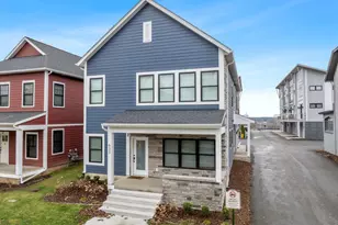 633 Fairview Ave NE, Grand Rapids, MI 49503 - Photo 1