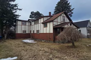 710 E Foster St, Ludington, MI 49431 - Photo 1