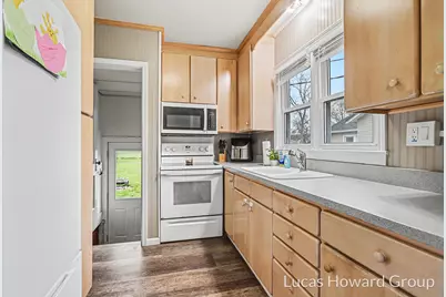 116 N Douglas Avenue, Three Rivers, MI 49093 - Photo 10