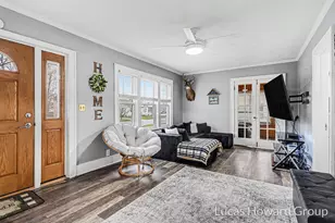 116 N Douglas Ave, Three Rivers, MI 49093 - Photo 4