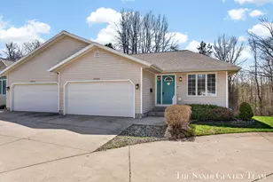 17101 Grandview Dr, Spring Lake, MI 49456 - Photo 1