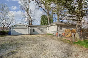 15899 Lakeview Dr, Buchanan, MI 49107 - Photo 1
