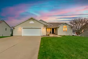 2513 WillowRidge Dr, Jenison, MI 49428 - Photo 1