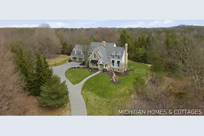 5484 Lakeshore Avenue, Holland, MI 49424 - Photo 1