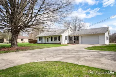 846 Lincoln Lake Avenue SE, Lowell, MI 49331 - Photo 1